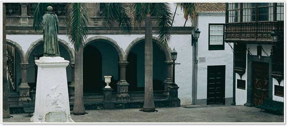 plaza-espana-Santa-Cruz-de-la-Palma