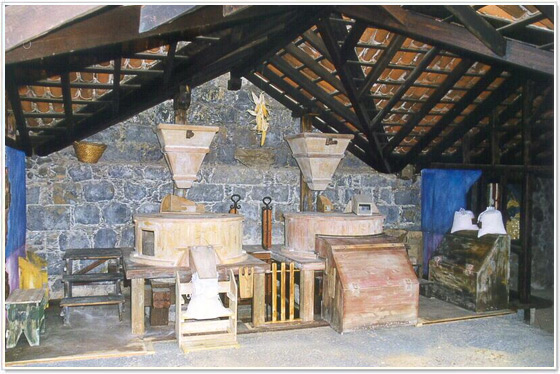 Interno Molino de Gofio La Máquina, Villa de La Orotava Interno Molino de Gofio La Máquina, Villa de La Orotava