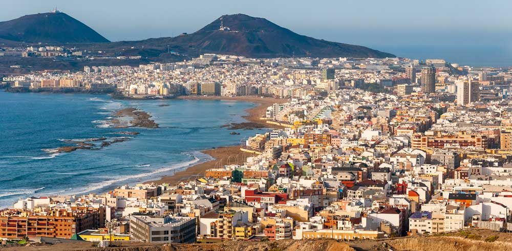 Vista panoramica di Las Palmas de Gran Canaria e la spiaggia di Las Canteras Isole Canarie